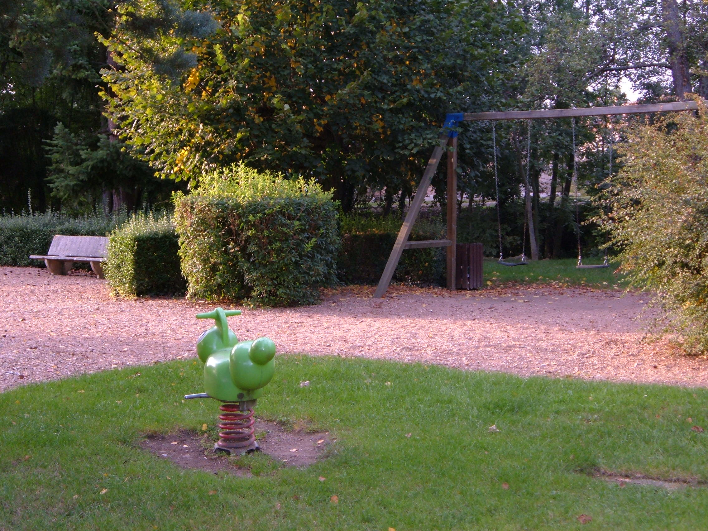 Genouilly - jardin public